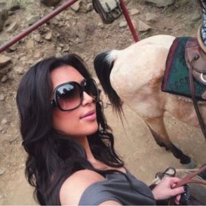 Meet your Posher, Cece